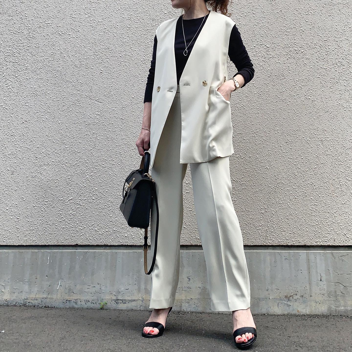 オーバーオールと合わせたカジュアルコーデ