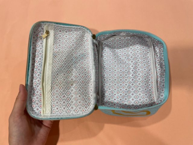 仕立て屋ぺんてるお道具ポーチの内部