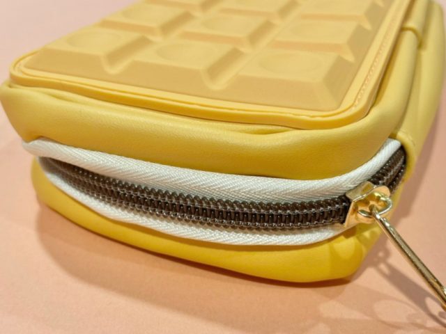 チョコモナカジャンボ ポーチ･モナカバージョンのファスナー部分