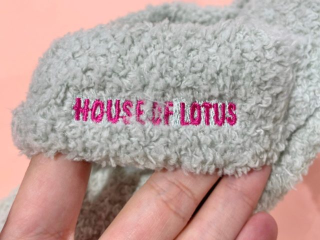 ピンクのHOUSE OF LOTUSロゴ部分