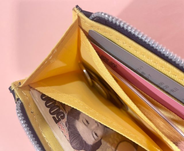 moz財布コインポケットアップ