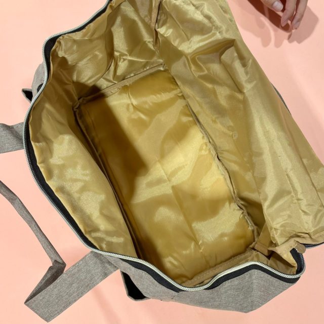 ミッフィーのピクニックバッグを開けたところ