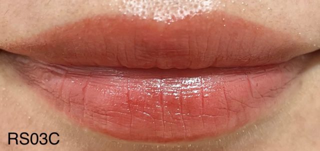 PEARL PRECIOUS AURA エモリエント リップスティック(クリーミー)ブラウンベリーでメイクした唇