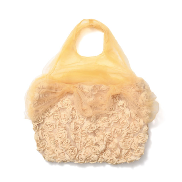 バラのモチーフがたっぷりついたチュールバッグ