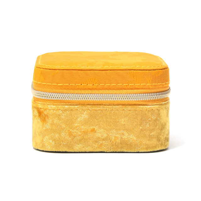 イエローの小さなジュエリーボックス