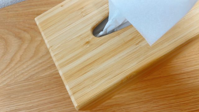 IKEAのティッシュペーパーBOX BONDLIANの表面