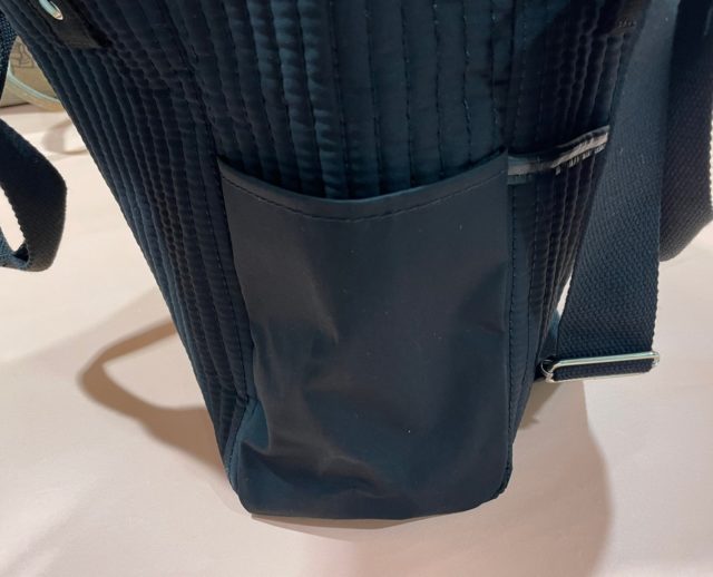 軽量10ポケットバッグのサイド側ポケット