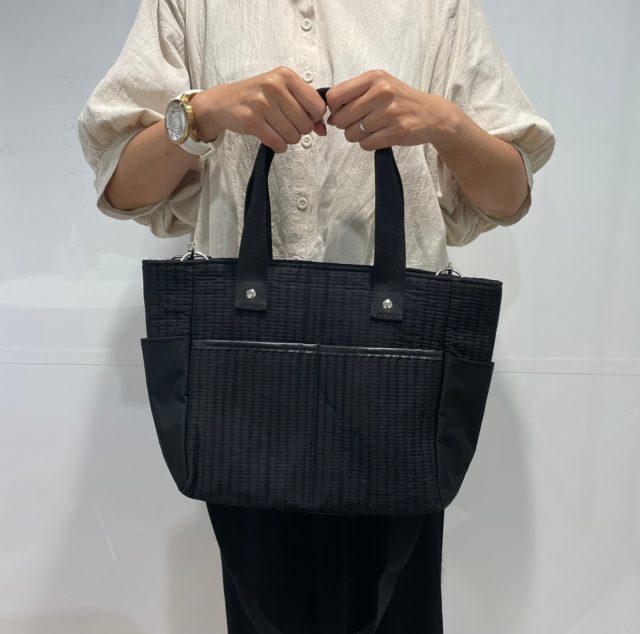 軽量10ポケットバッグを持っている