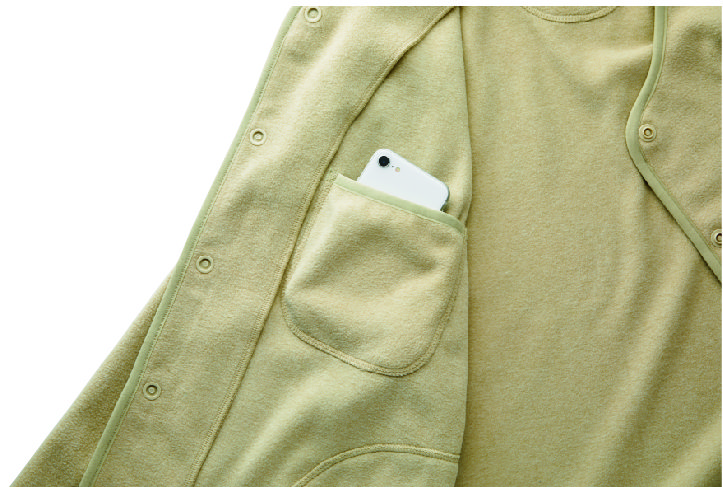 マイクロフリースカーデガンの内ポケット部分の画像