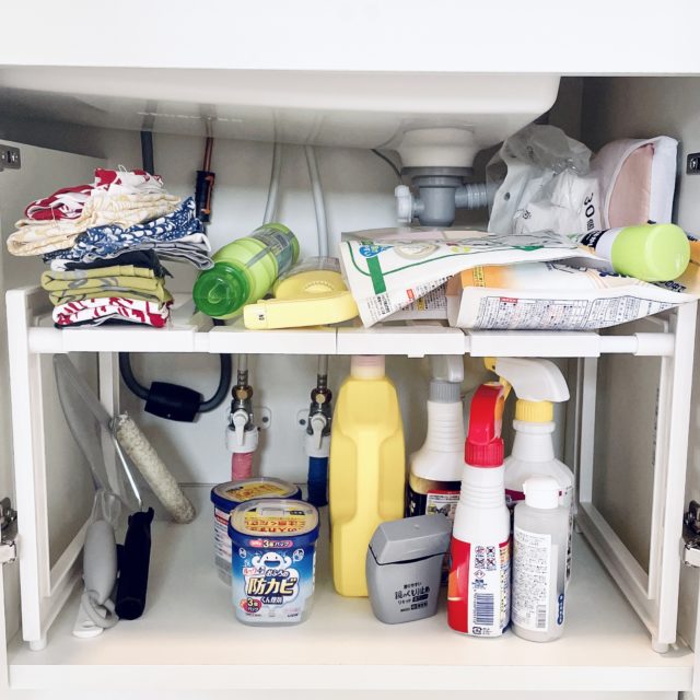 洗面台下がごちゃごちゃした写真