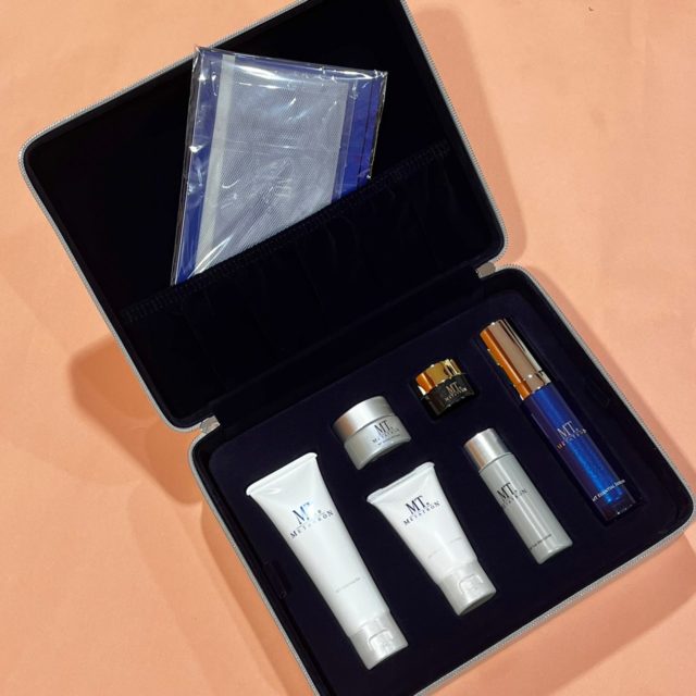 コフレボックスを開けた状態