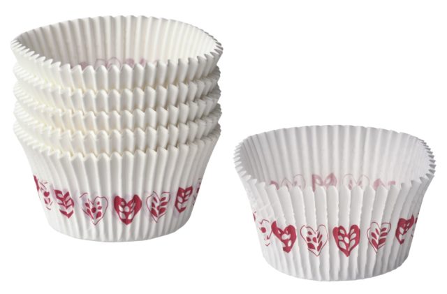 ハート柄のベーキングカップ