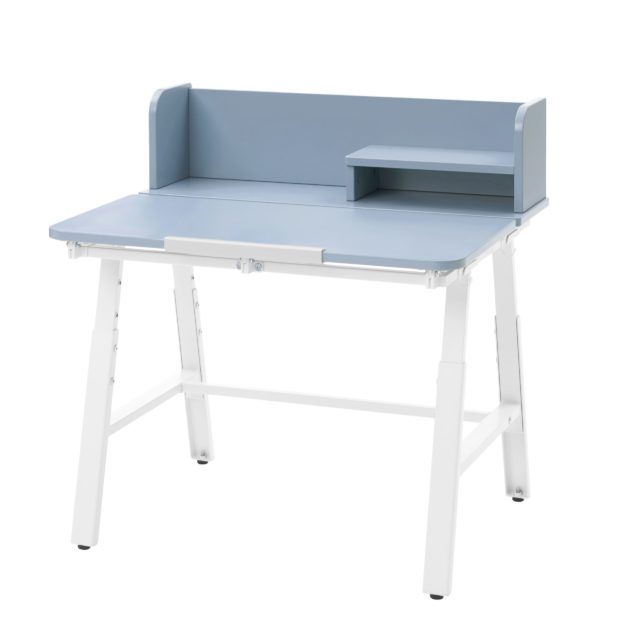 ブルーのデスク