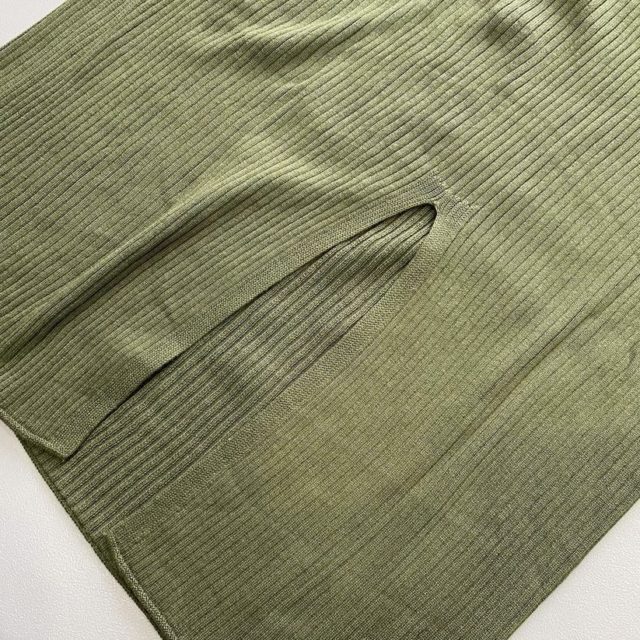 オリーブの3Dリブロングスカートの裾部分