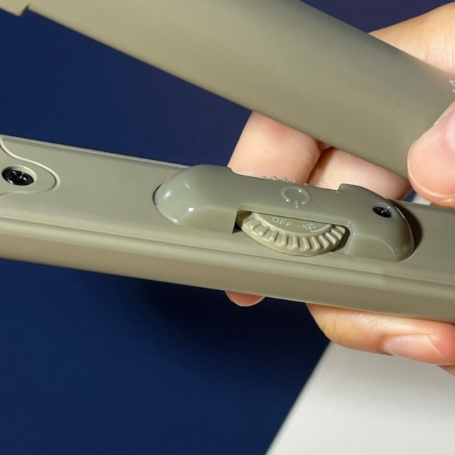 アイロンの電源ダイヤル