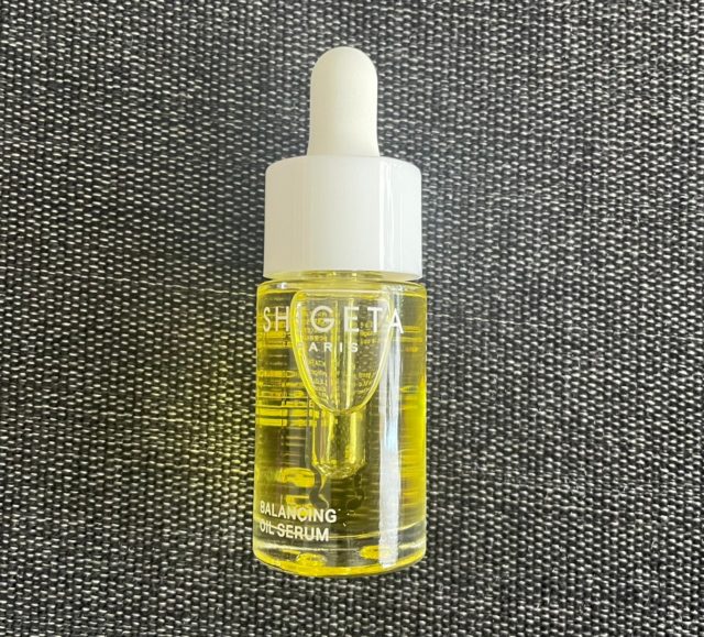 バランシング オイルセラムの写真