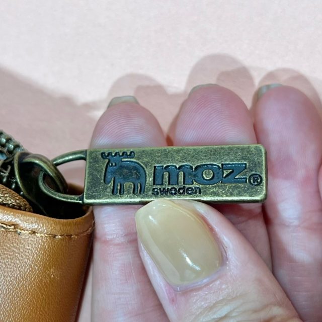 ファスナーの持ち手部分