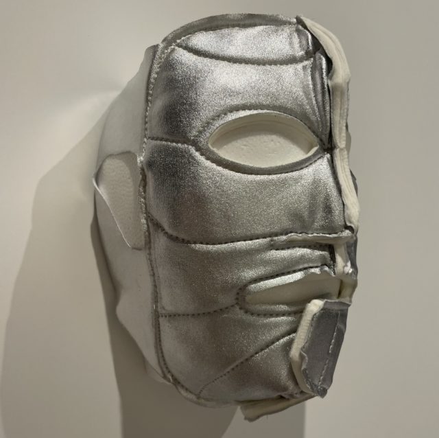世界初のシートマスク状石膏パック