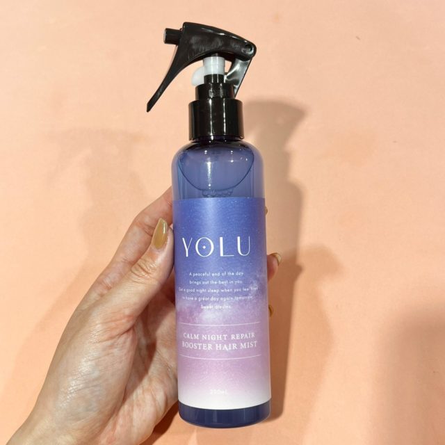 YOLU カームナイトリペアブースターヘアミストの写真
