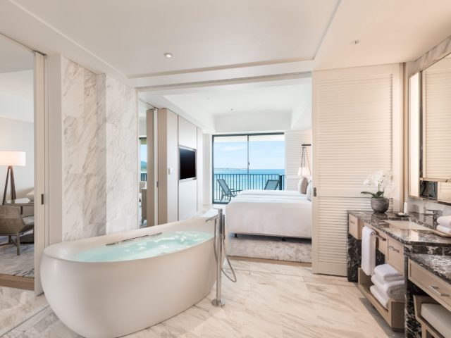 ハレクラニバスルーム