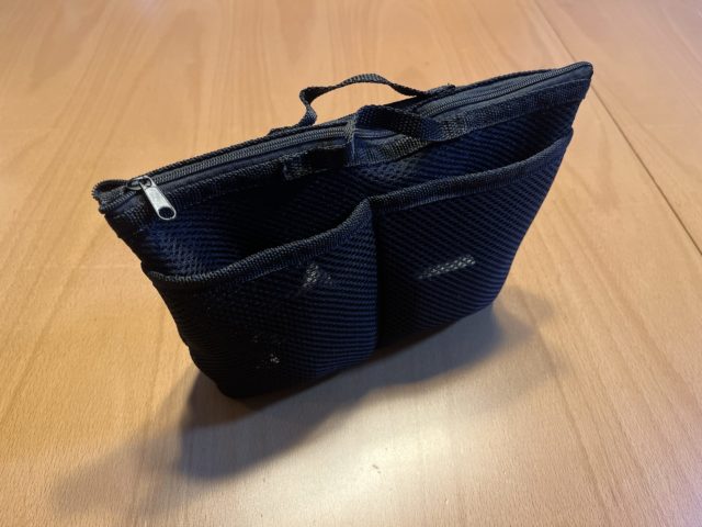 自立しているバッグインバッグ