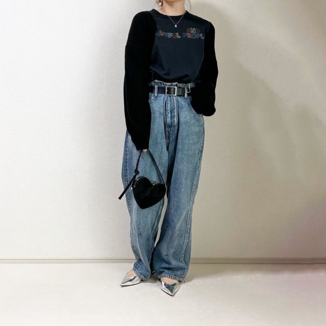 ZARAの「シャイニーハートショルダーバッグ」×ワイドストレートデニム
