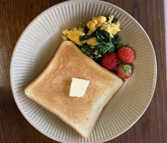 大判なので複数の料理を一皿に盛れる