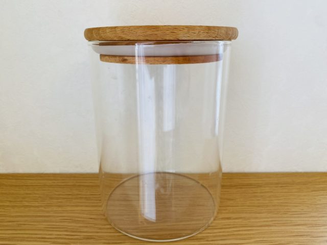 木蓋のガラス製のキャニスター