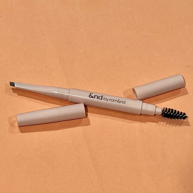 メロウドローアイブロウの写真