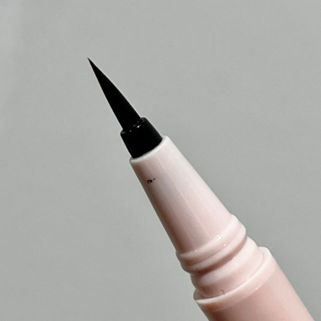 メロウドローアイライナーの写真