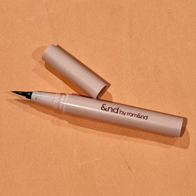 メロウドローアイライナーの写真