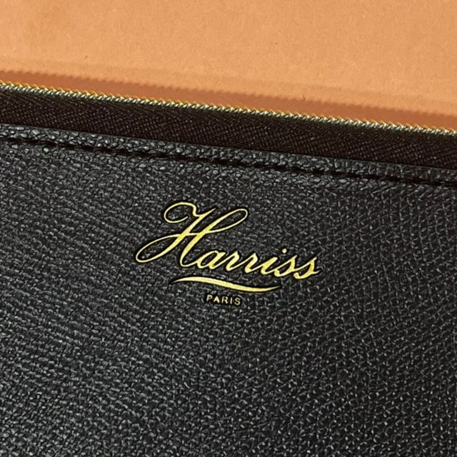 Harriss じゃばら式長財布のブランドロゴ