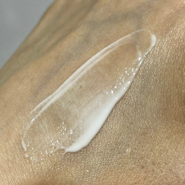 サナ エクセル プロテクティブ UVエッセンスの写真