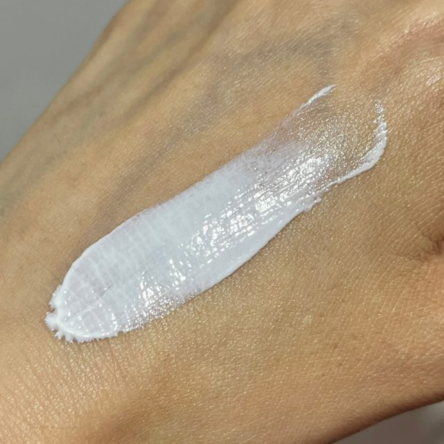 潤浸保湿 UVエッセンスの写真