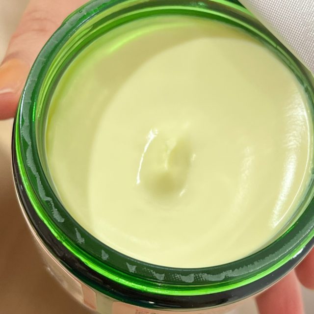 ヴェレダ マザーズ ボディバターのクリーム