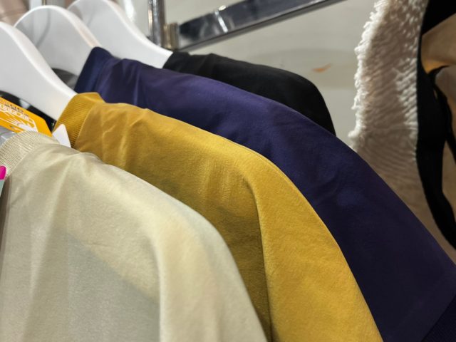 ワークマンの「撥水ブレスプルオーバー」のカラーバリエーション