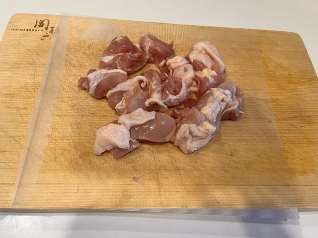 まな板シートに乗っている生肉