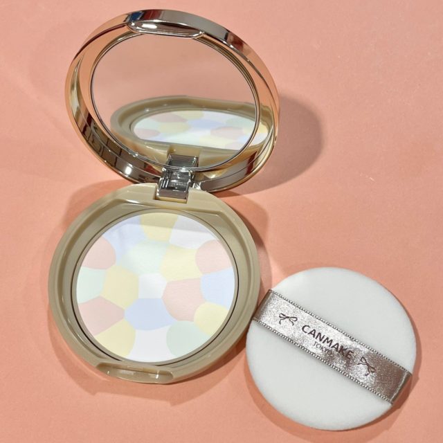 キャンメイクからはマシュマロフィニッシュパウダー