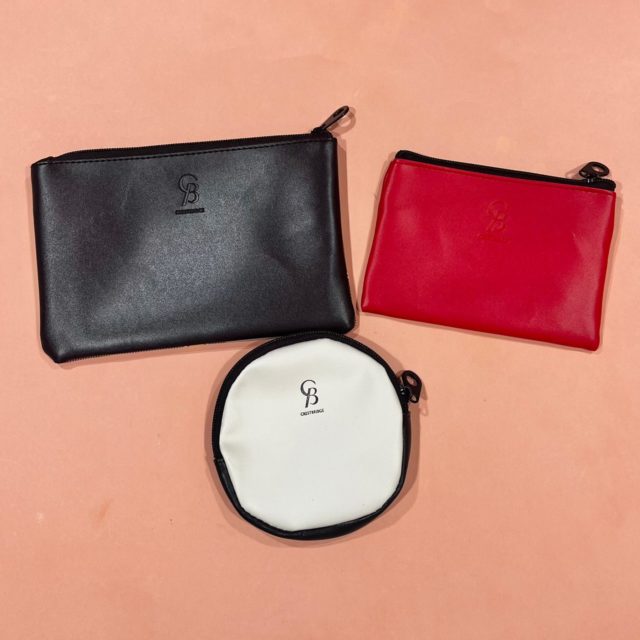 3つのポーチの裏側