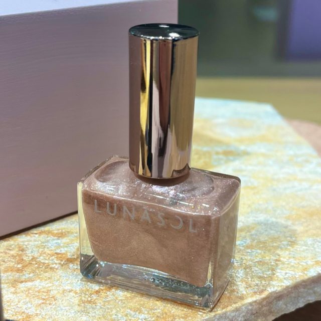 ルナソルのコスメの写真