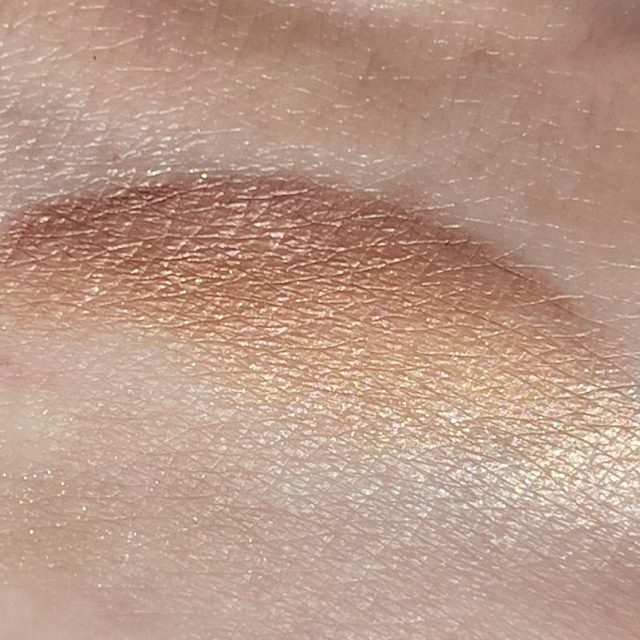 ルナソルのコスメの写真