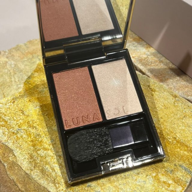 ルナソルのコスメの写真