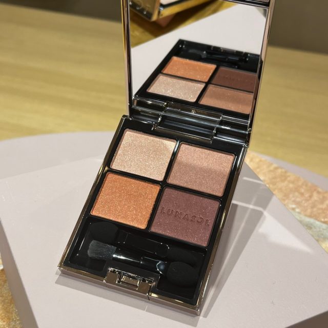 ルナソルのコスメの写真