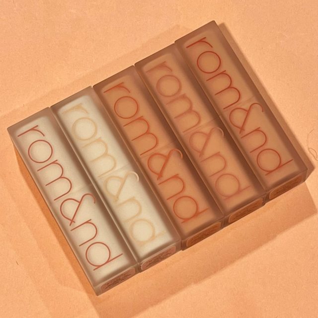 ロムアンド ゼロマットリップスティックの写真