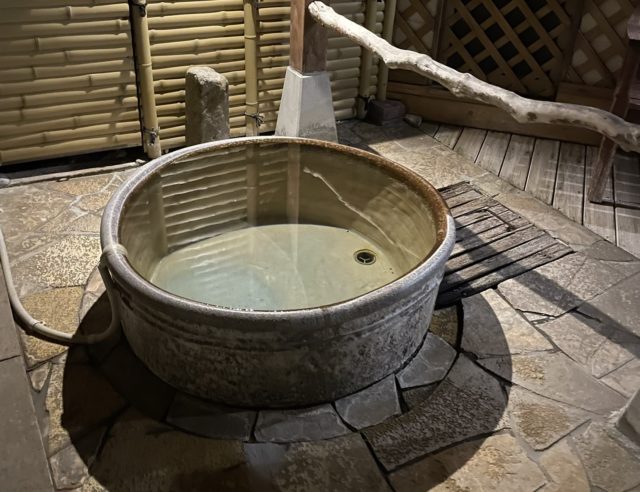 陶製の露天風呂