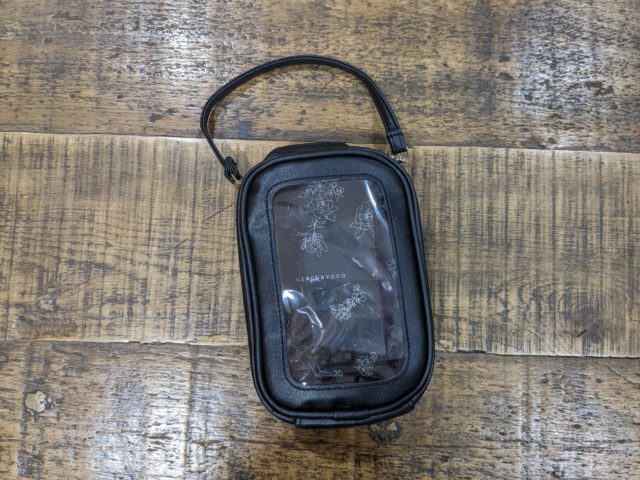 ポーチの物撮り