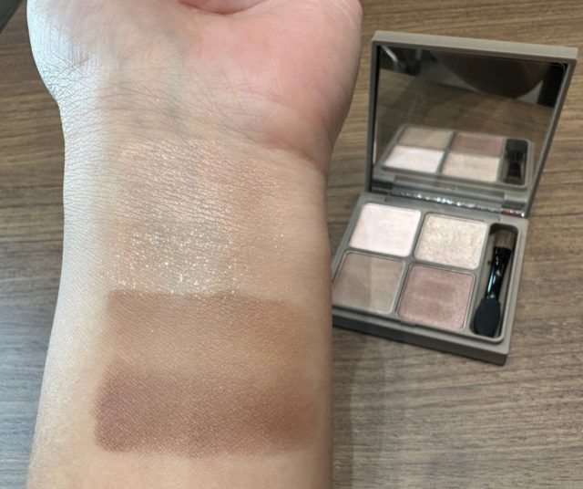 インザミラーアイパレットの写真